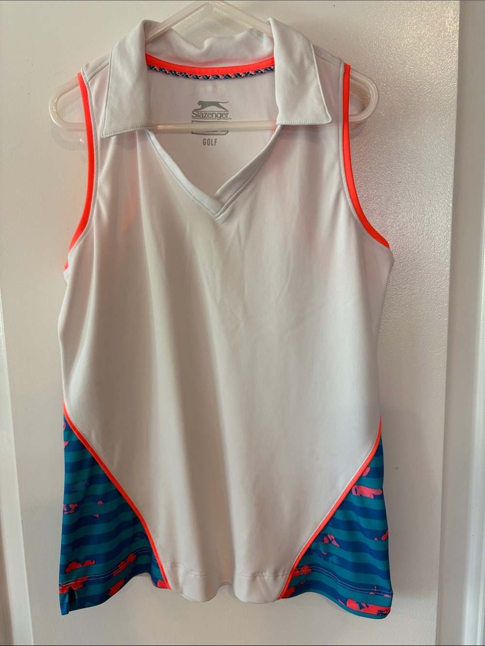 Kids Slazenger White Sleeveless Golf Polo with Vibrant Sides/Trim - GUC, size M